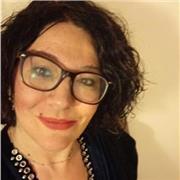 Insegnante di italiano impartisce lezioni di lingua e letteratura italiana